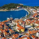 N&b Μακάρσκα