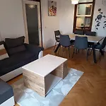 N&b Makarska