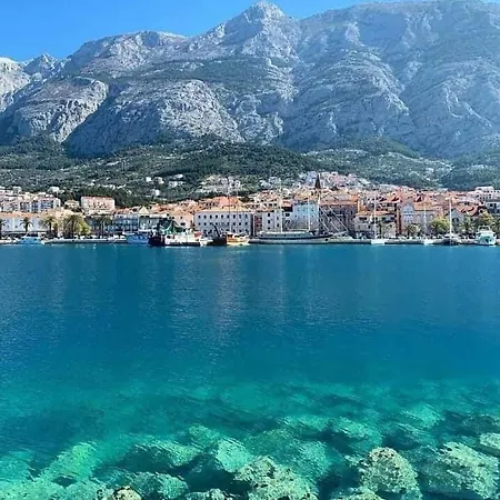 N&b Apartment Makarska