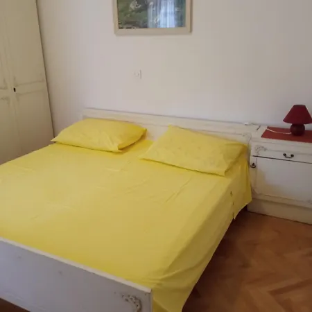 N&b Apartment Makarska