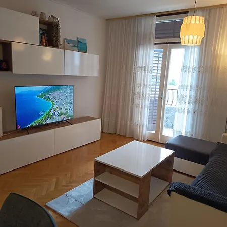 N&b Makarska