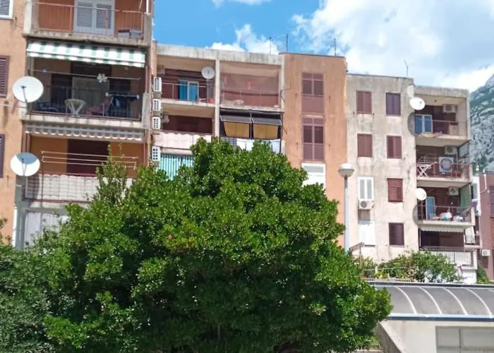 N&b Lejlighed Makarska